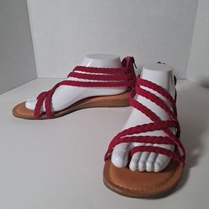 Carlos by Carlos Santana pink strappy flat sandal. Size 9.